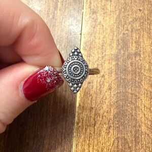 Elegant Silver-Toned Ring